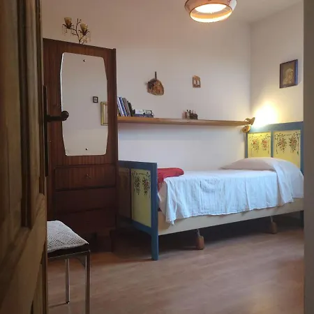 Villa Villa-giardino Le None Gonàrs